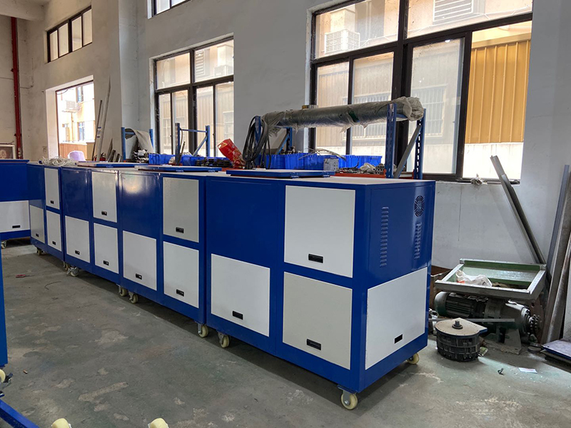 熔胶箱和压盘机